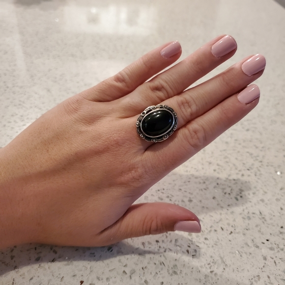 Black Gem Rhinestone Statement Ring Ornate Artsy Glam Classic Cocktail Party - Picture 9 of 9